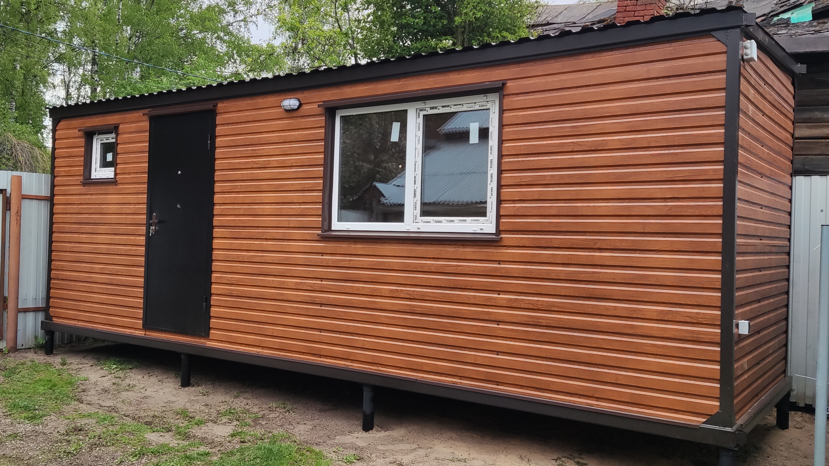 Дачный домик Люкс вагончик бытовка блок контейнер металлический 7 метровая под дерево Дуб 3D смотреть онлайн