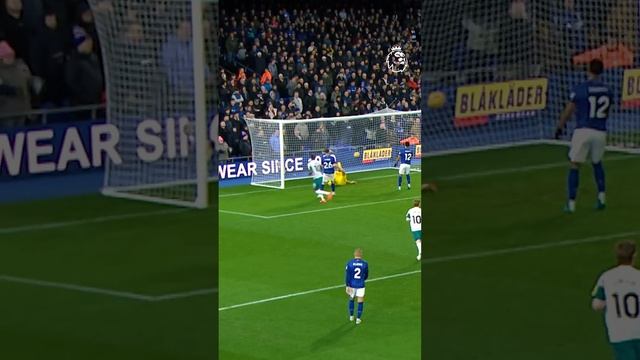 Alexander Isak's HAT-TRICK against Ipswich!