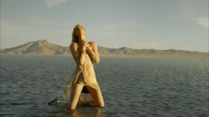 Реклама Диор Жадор 2016   Шарлиз Терон Мы   золото