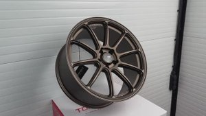 Topwheels GT05 19 9.0J вес 9,4kg Satin Bronze