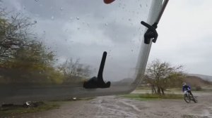 30 ч.  Жизнь в караване у моря.  Гонка на мотоциклах.