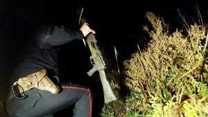 НАШЛИ АВТОМАТ АК-47, ПОЛИЦИЯ НА КОПЕ