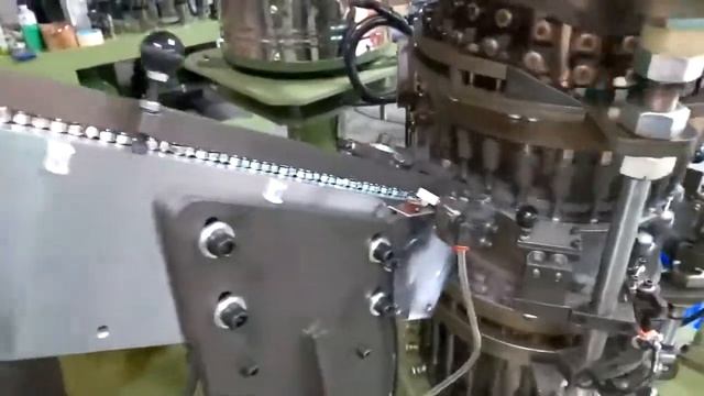 Автомат для сборки кровельного самореза M5 5x25 мм с EPDM шайбой НД 16 мм смотреть онлайн