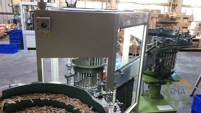 Автомат для сборки пластикового дюбеля с шурупом смотреть онлайн