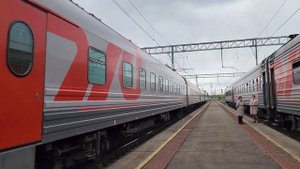 шустрое прибытие поезда №110 Пенза-Самара на станцию Чапаевск под новым ЭП2К-478