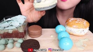 ASMR MINT CHOCOLATE SQUARE CAKE, MINT BEACH, MINT CHOCOLATE BALL 민트 초코 디저트, 스퀘어 케이크 먹방 EATING SOUND