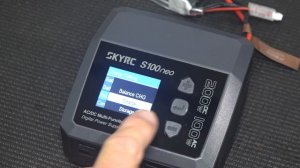 Компактная, бюджетная и со встроенным блоком питания. Зарядка SKYRC S100neo на 12А и 200W