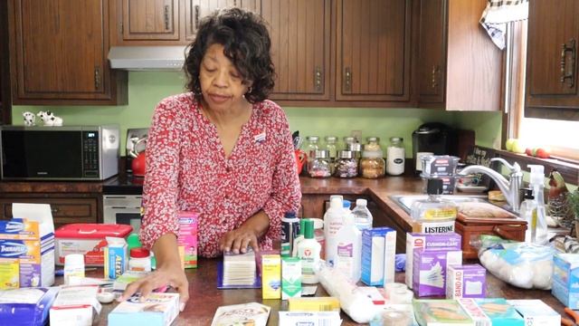 What's in My Medicine Cabinet and First Aid Kit | Prepping with Denise смотреть онлайн