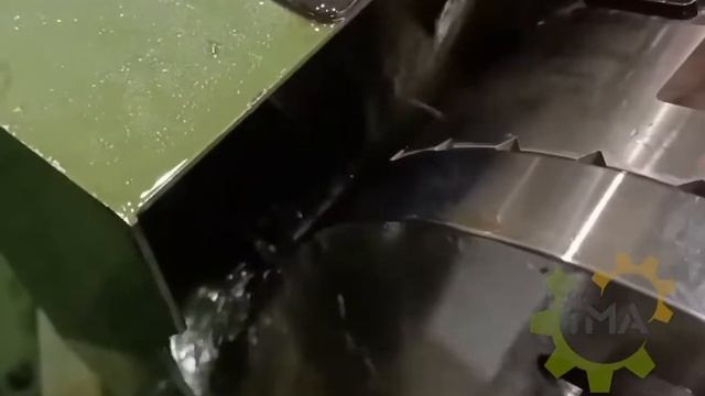 Станок серии AR-5D для фрезерования плоского шлица у винта размером M2x4.0 с потайной головкой. смотреть онлайн