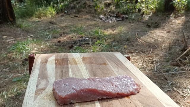 ASMR COOKING OUTDOOR - SIRLOIN STEAK IN BLACK PEPPER SAUCE MARINATED WITH PINEAPPLE
