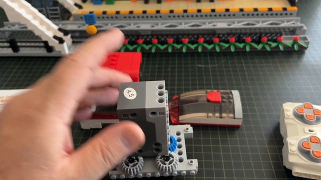 Mould King Novatown 16052 Urban Railcar смотреть онлайн