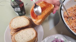 ГОРЯЧИЕ БУТЕРБРОДЫ НА СКОВОРОДЕ, ОЧЕНЬ ВКУСНЫЕ ЖАРЕНЫЕ БУТЕРБРОДЫ, МИНИ ПИЦЦА