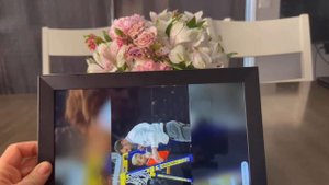 Review of FRAMEO 10.1 Inch Smart WiFi Digital Photo Frame 1280x800 IPS LCD Touch Screen