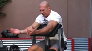 Проработка БИЦЕПСА на скамье Скотта  Набор упражнений