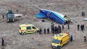 Самолет, летевший из Баку в Грозный, упал в аэропорту Актау
