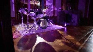 Phil Collins - Drummer First ( с переводом )