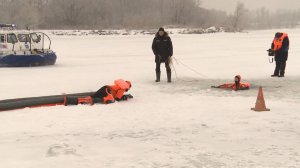 Ярославские спасатели провели учения на воде