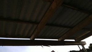Сделал уступы для гнездования ласточек и лежак для кота)/Made ledges for nesting swallows)
