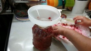Рецепт НАЛИВКИ из красной смородины. В меру сладкая и тягучая для ЖЕНЩИН