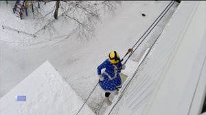 Маленьких пациентов детской больницы Уфы поздравили Дед Мороз и Снегурочка – спасатели