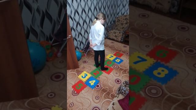 Репетиторство с Кристиной, 5 класс - повторяем цифры, играя в "классики"!😊👍