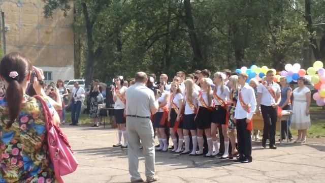 Горловка. Выпускной 2014. Украинская песня от выпускников смотреть онлайн