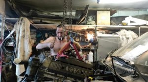 Извлечение BMW M60B30 из донорской BMW E32