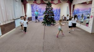 Новогодний паровозик с остановками