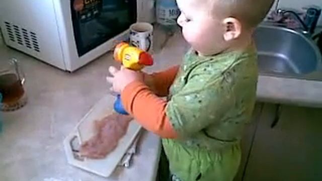 Szymonek robi obiad :)