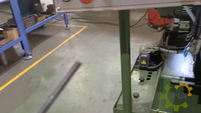 Специальный вертикальный резьбонарезной станок для шпильки с дюймовой резьбой 5/16 дюймов x 200 мм смотреть онлайн