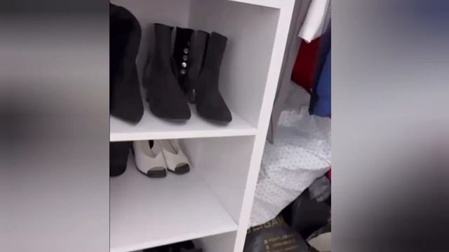 МАШХУР ХОНАНДА ИЛК БОР ЯНГИ ХОНАДОНИДЕГИ ГАРДЕРОБИНИ КУРСАТДИ смотреть онлайн