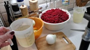Мама сказала- сделай 30 банок и все съедите. Куда девать крупную свёклу?