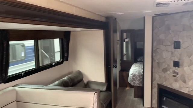 Grey Wolf 2021 27DBH-BL смотреть онлайн