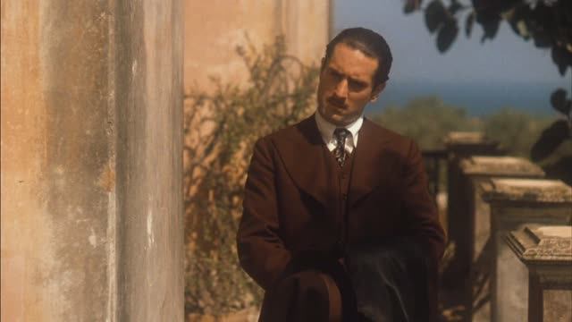 Саундтреки к фильму "Крестный отец" Дон Корлеоне смотреть онлайн