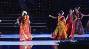 Mushtariybonu jonli ijroda hindcha qo'shiq (UZBEKISTAN)