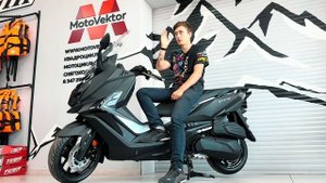 Обзор на азиатский максискутер SYM CRUiSYM a 300. А так можно было?