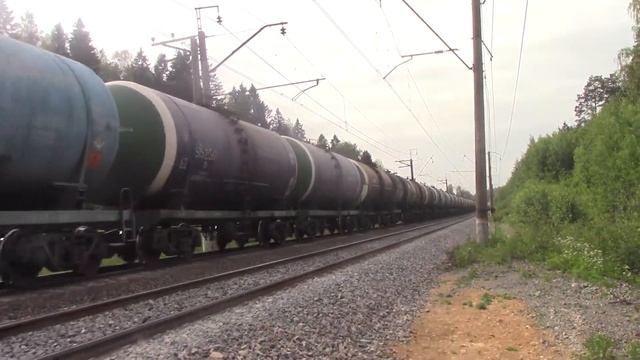 Тепловоз 2ТЭ116-1724 с наливным поездом смотреть онлайн