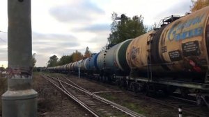 Тепловозы ЧМЭ3 - 1757, ЧМЭ3 - 1434 «Испытания» и ЧМЭ3 - 6005 с наливным составом