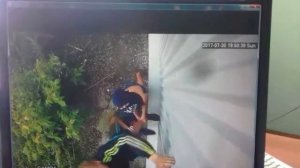 В Кемерове подростки разбили железнодорожные светофоры и сорвали видеокамеры с детсада