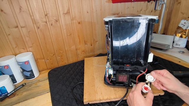 Jura ena 3. Не светится зеленая подсветка дисплея. Разборка, замена светодиода. смотреть онлайн