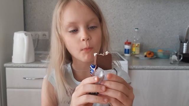 Мороженое сникерс snickers