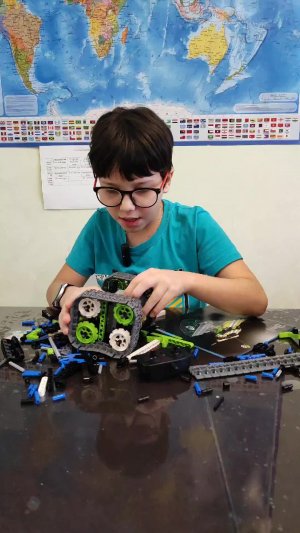 Сборка B модели конструктора Mechanical Master no.8015