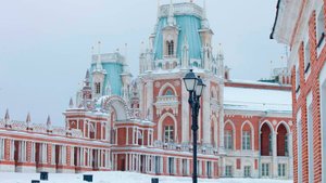Царицыно: оранжерея и Большой дворец.