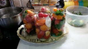 РЕЦЕПТ ТОМАТОВ на зиму- одна заливка, четыре разных варианта.