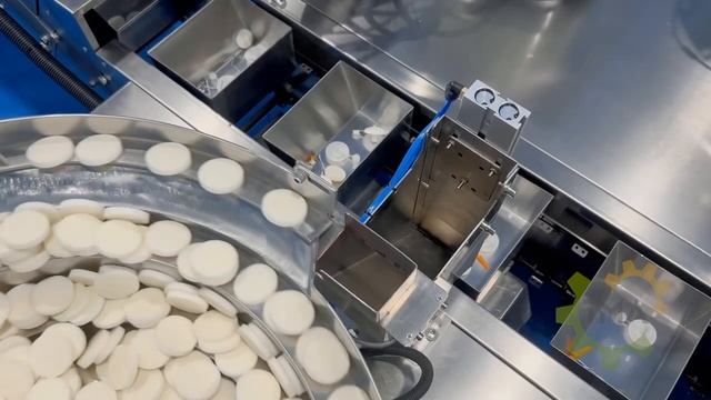 Автоматическая линия для поштучного дозирования и упаковки с 6-ю вибробункерами смотреть онлайн