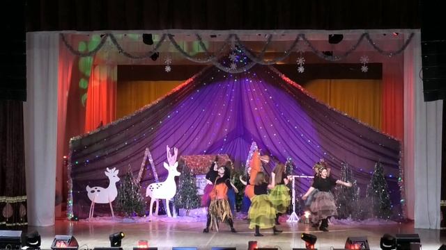 Новогоднее театрализованное представление - Однажды под Новый Год - 2025 смотреть онлайн