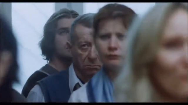 х/ф "Граффити" 2006г. Андрей рисует портреты по старым фронтовым фото. смотреть онлайн