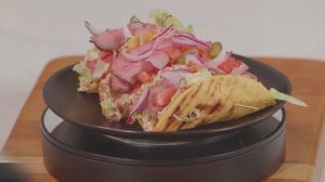 Тако из сырной тортильи с ростбифом | ТМ Фростмо