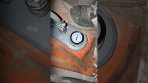 Сверлим отверстия в напольном покрытии филигранно и четко