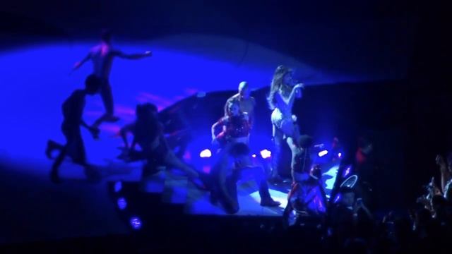 Me & The Rhythm, Body Heat - Selena Gomez, Revival Tour, Honda center смотреть онлайн